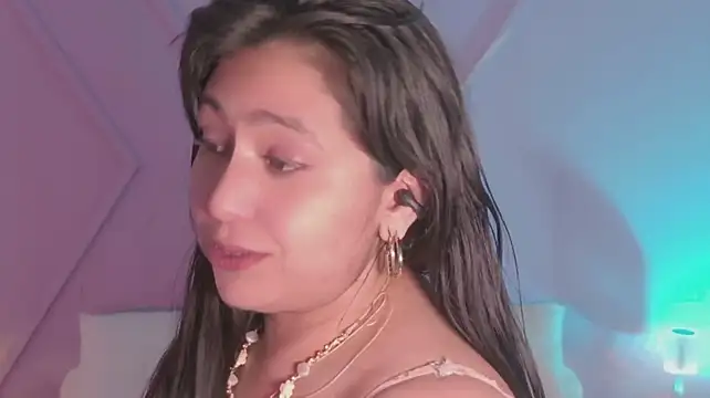 emmajohnss লাইভ XXX চ্যাট