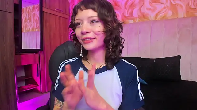 Chat +18 de Anyadove ao vivo