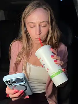 lunagirl13 – Naživo XXX chat