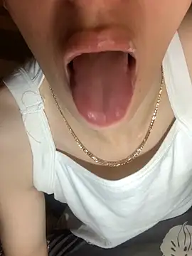 MiroKari2 Adlı Modelin Canlı XXX Sohbeti