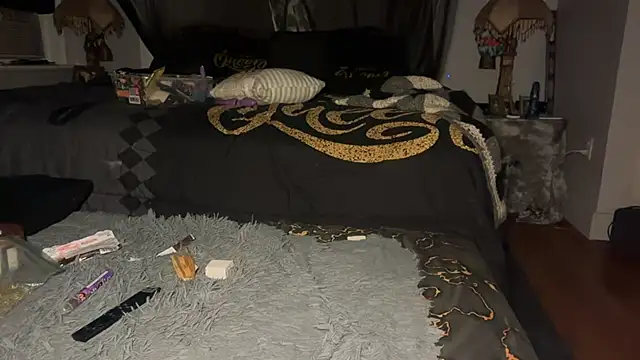CoffeeNCreamHer webcam show