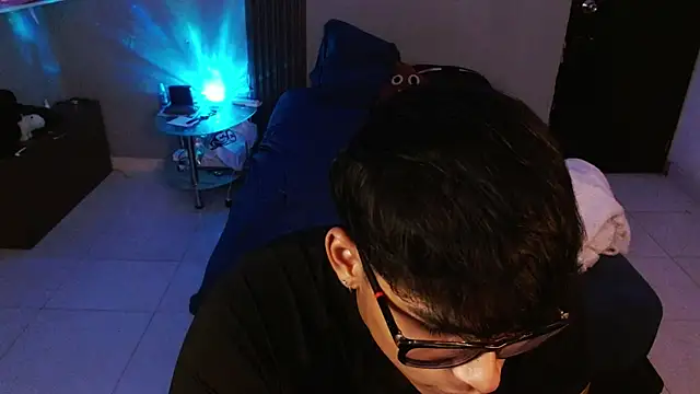 Czat XXX na żywo – Mr_yisuzz