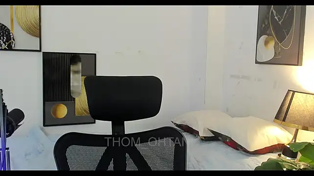Thom_Ohtani 라이브 XXX 채팅