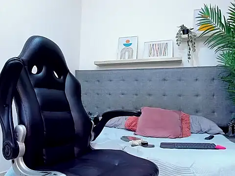 guarne_cam élő XXX-chatje