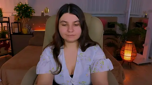 Viola__Shy élő XXX-chatje