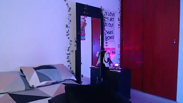 Czat XXX na żywo – little_kayla_