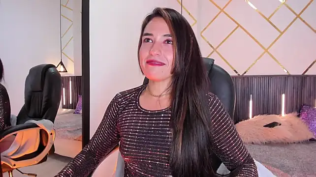 MeganNightt Adlı Modelin Canlı XXX Sohbeti
