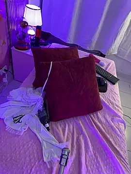 Woo_isDaphne XXX чат на живо