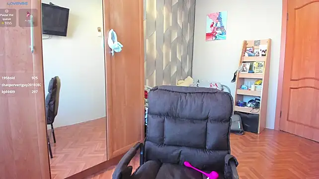 Tiny_Kiss Live XXX-chat