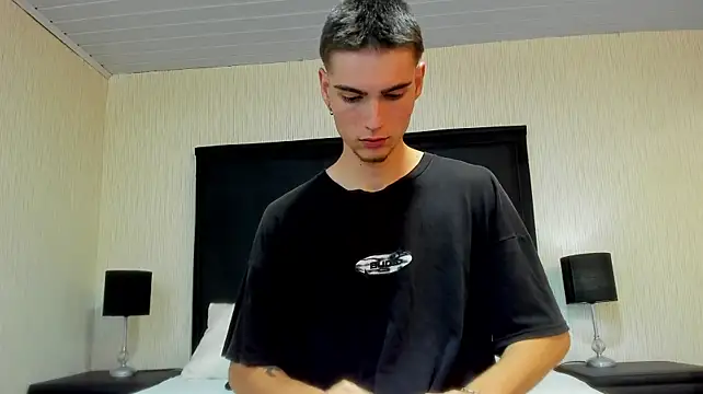 NickWild Chat XXX live