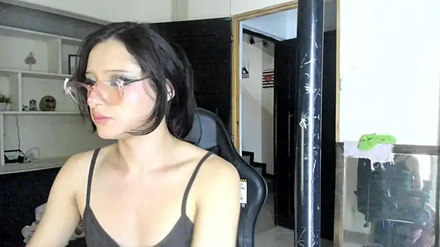 XXX chat uživo modela la_bommbastic