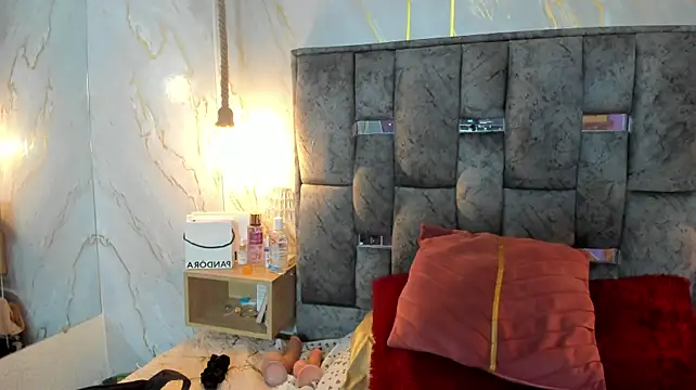 allison_11n Live XXX chat