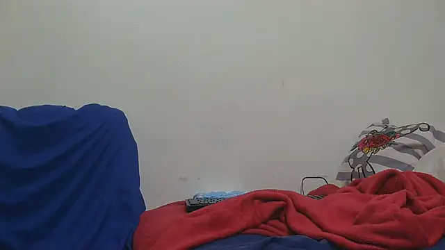 sluttylaura21 – Live XXX-chat