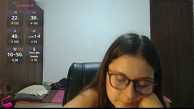 Chat +18 de MadieeLorez ao vivo