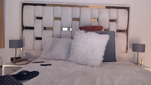 دردشة HotBellaMilf الجنسية المباشرة