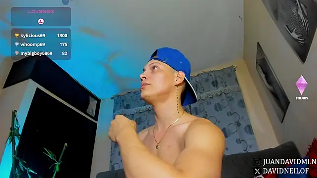 DavidNeill live XXX chat