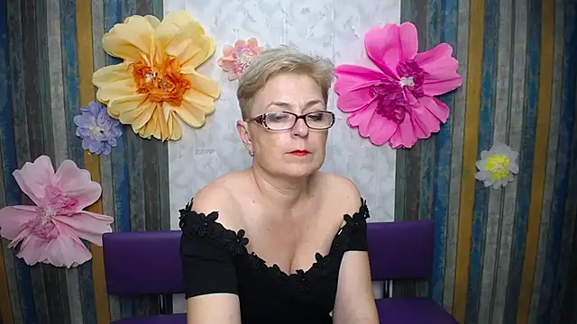 EmiliaGree – Live XXX-chat