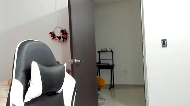 XXX chat uživo modela __Emma__11__Lecat_