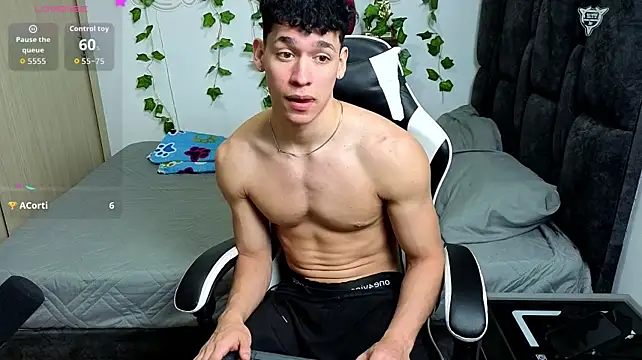 Chatroom XXX en direct de Luke_Muscle