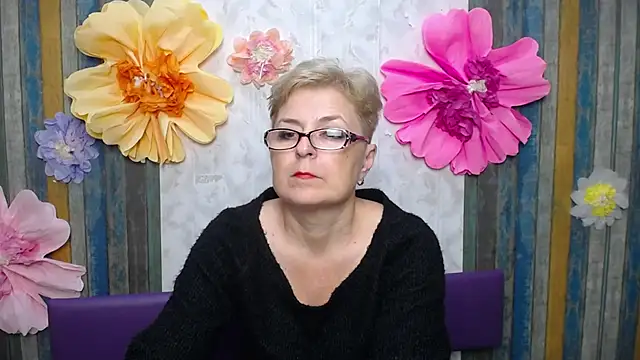 צ'אט XXX בשידור חי של EmiliaGree