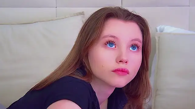 XXX chat uživo modela KeiraAsti
