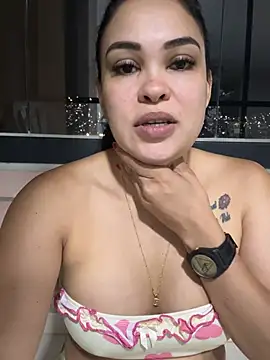 FOX_LATINA élő XXX-chatje