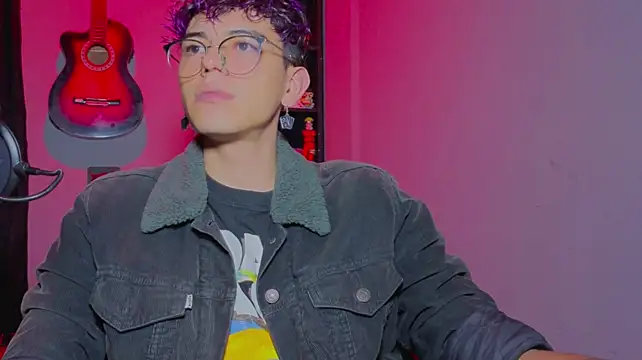 MikeyKuro's Live XXX Chat
