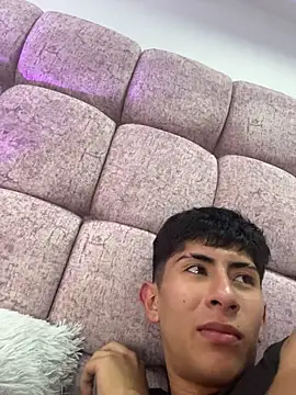 دردشة AndyJustgame_ الجنسية المباشرة
