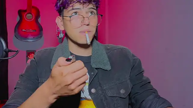 XXX chat uživo modela MikeyKuro