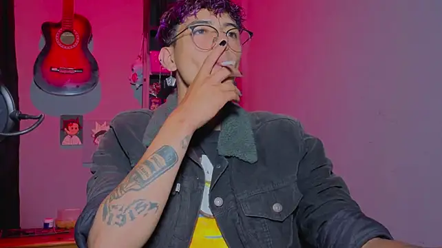 MikeyKuro – Naživo XXX chat
