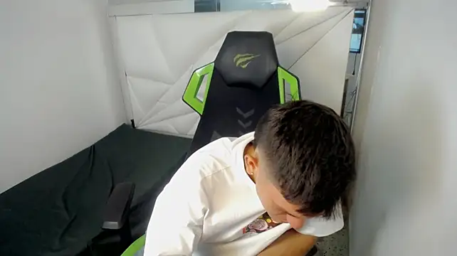 Živý XXX chat Pollowet
