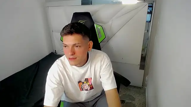 Pollowet XXX чат на живо