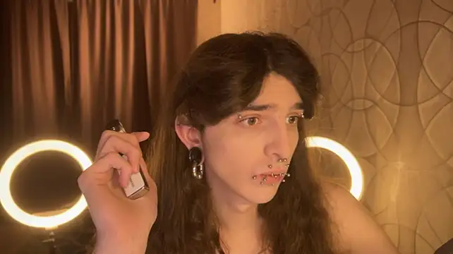 KriispのライブXXXチャット