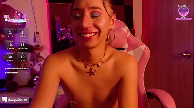 Littlebunny21 Show in webcam