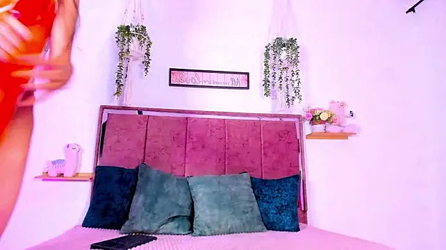 Chat +18 de Roxxy_kitty ao vivo
