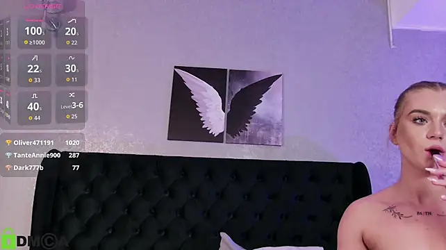 Chat XXX en directo de MiaBlue_