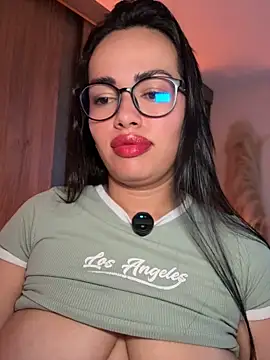 XXX chat uživo modela andra_rose