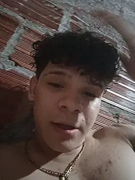 nilon05 Live XXX Chat