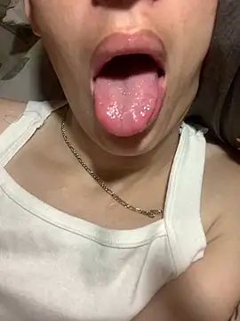 MiroKari2's Live XXX Chat