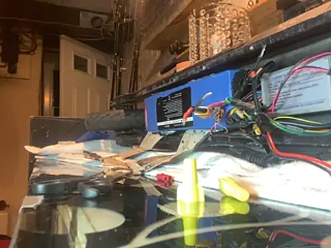 GLove187: διαδικτυακό σόου στην κάμερα