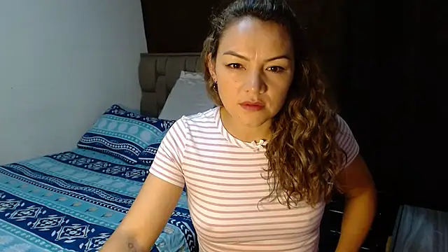 Chat +18 de Jiwoo_Kim ao vivo