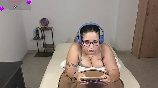 XXX chat uživo modela blue__moon_