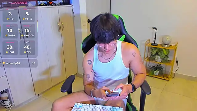 Chat +18 de JayHotxxx ao vivo