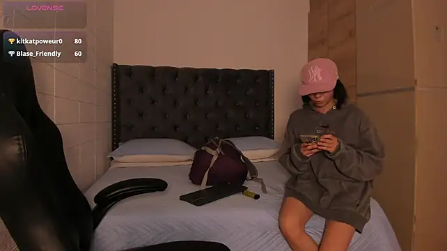 MelCherry's Live Chat Room