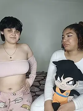 Valkiria_and_Sam Adlı Modelin Canlı XXX Sohbeti