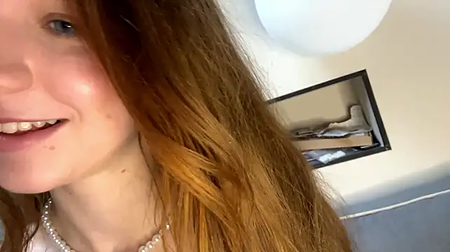 Kissme_Kira Adlı Modelin Canlı XXX Sohbeti