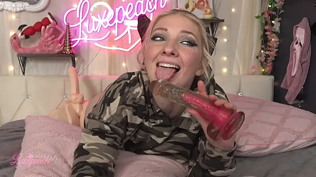 Luxe_Peach's Live XXX Chat