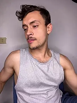 XXX chat uživo modela Desmond_Clark