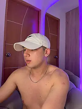 OLIVER_K Adlı Modelin Canlı XXX Sohbeti