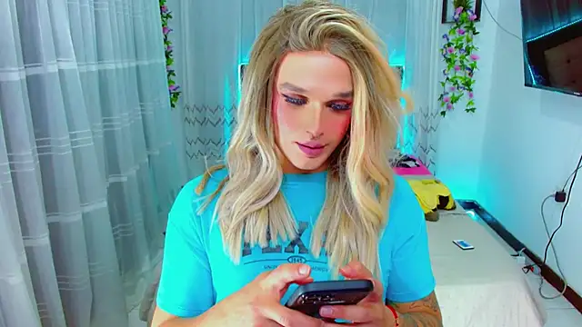 צ'אט XXX בשידור חי של TaylorMon